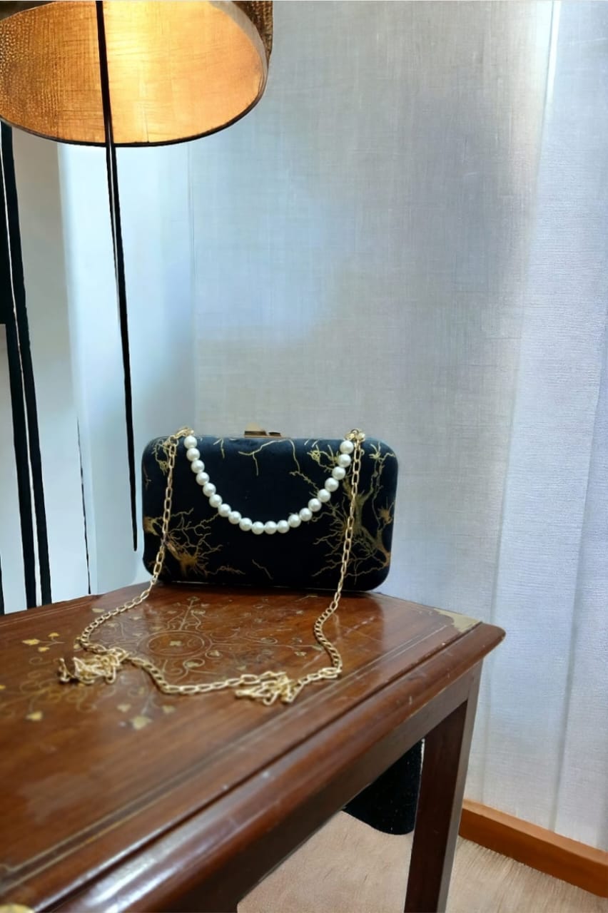 Fashion-Forward Handbags for Girls – Crafted for Your Unique Style!