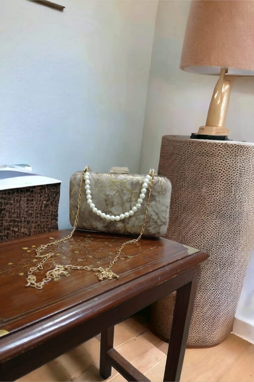 Fashion-Forward Handbags for Girls – Crafted for Your Unique Style!