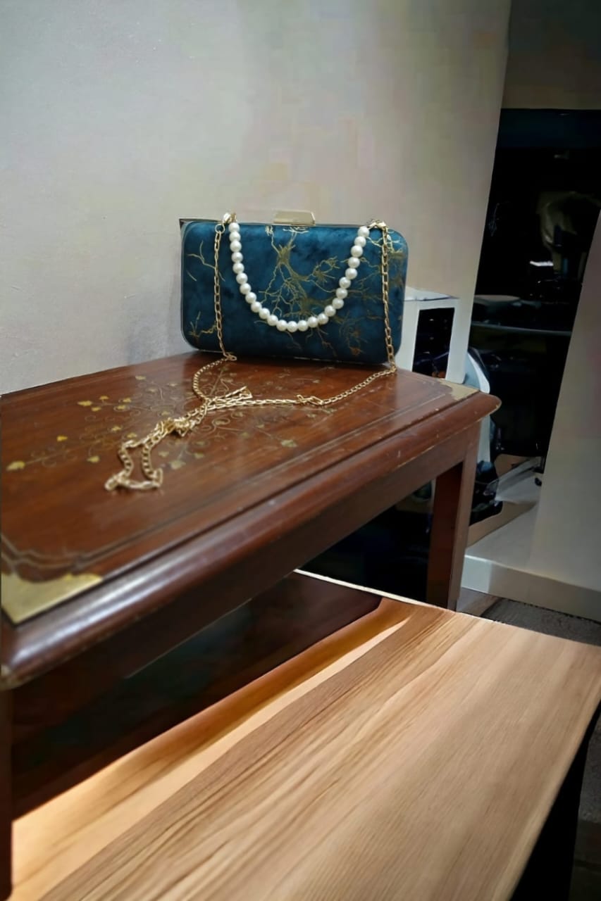 Fashion-Forward Handbags for Girls – Crafted for Your Unique Style!